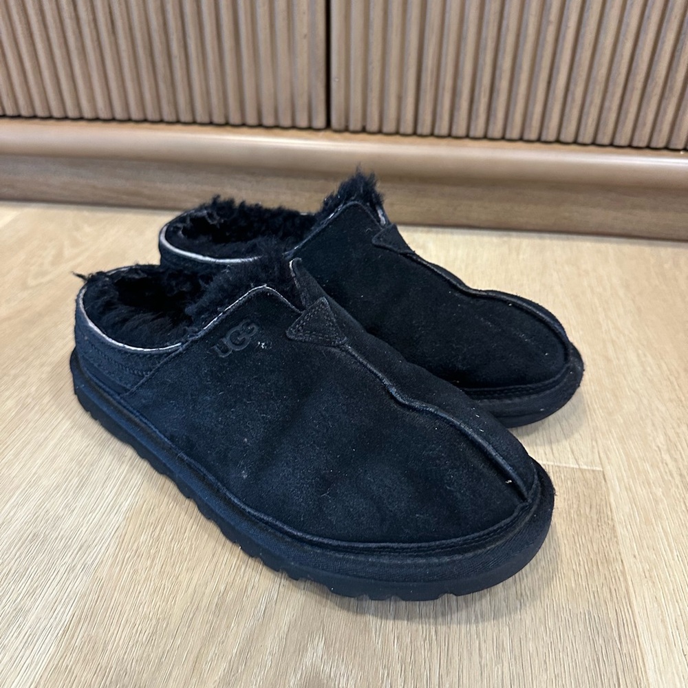 UGG Neuman slippers Men's Black Suede size 7